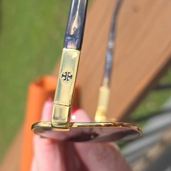 Tory Burch polarized sunglasses - Picture 2 of 9
